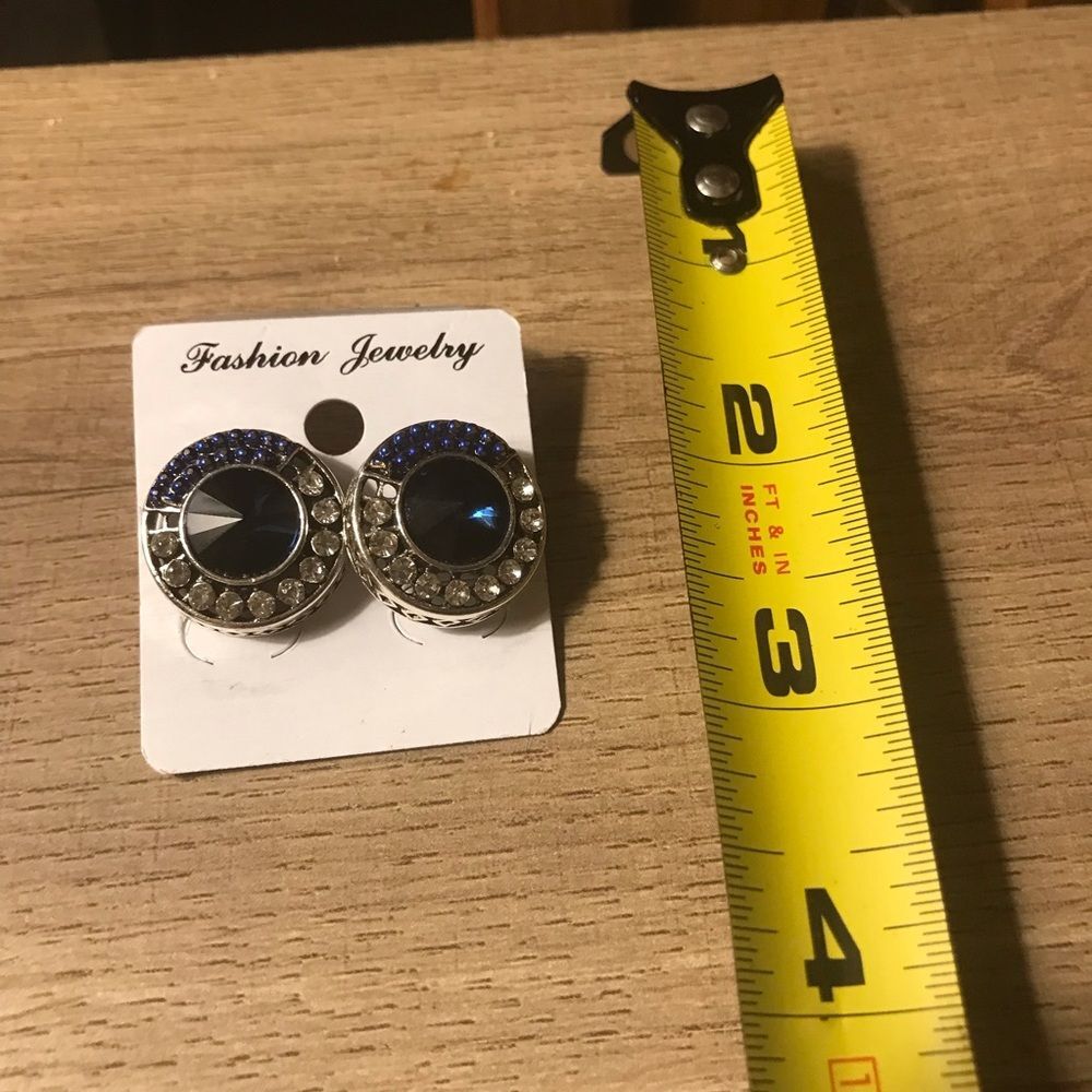 Vintage Circular Rhinestone Gemstone Blue and Silver Stud Earrings - Picture 6 of 7